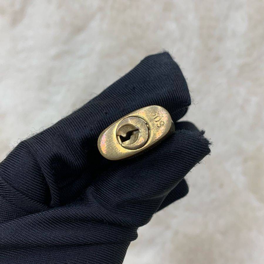 LV 金色鎖頭連鑰匙 I115WH-6