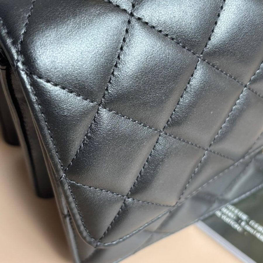 ::CHANEL:: AS4066 黑色皮革口蓋包 霧金鏈斜背包-11