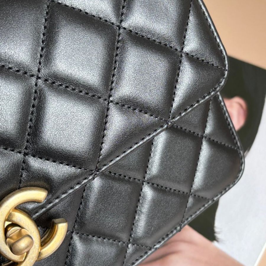 ::CHANEL:: AS4066 黑色皮革口蓋包 霧金鏈斜背包-14