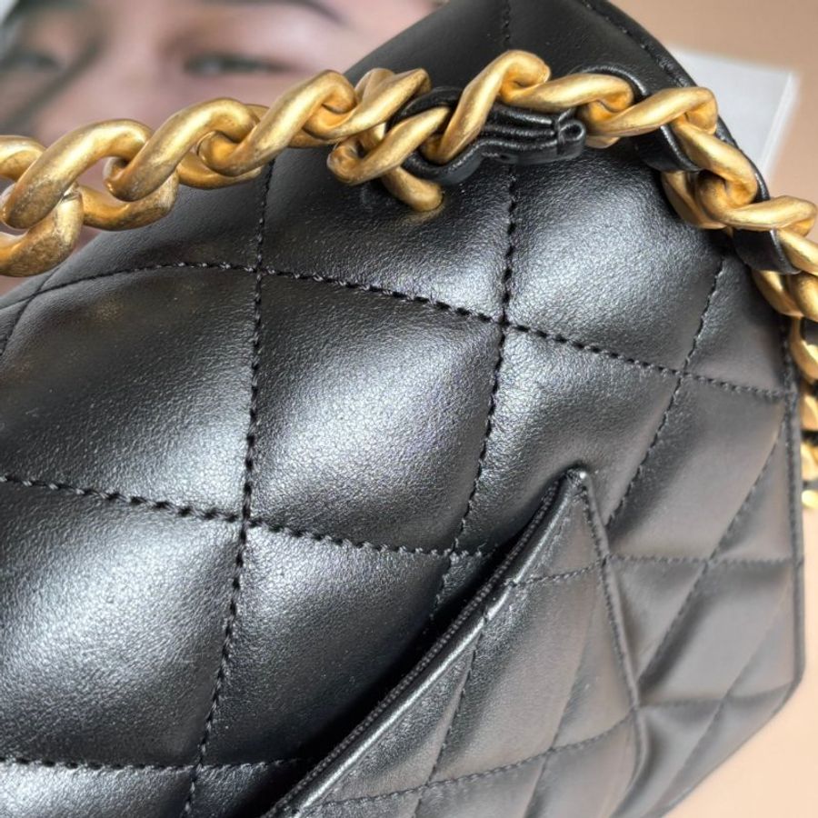 ::CHANEL:: AS4066 黑色皮革口蓋包 霧金鏈斜背包-16
