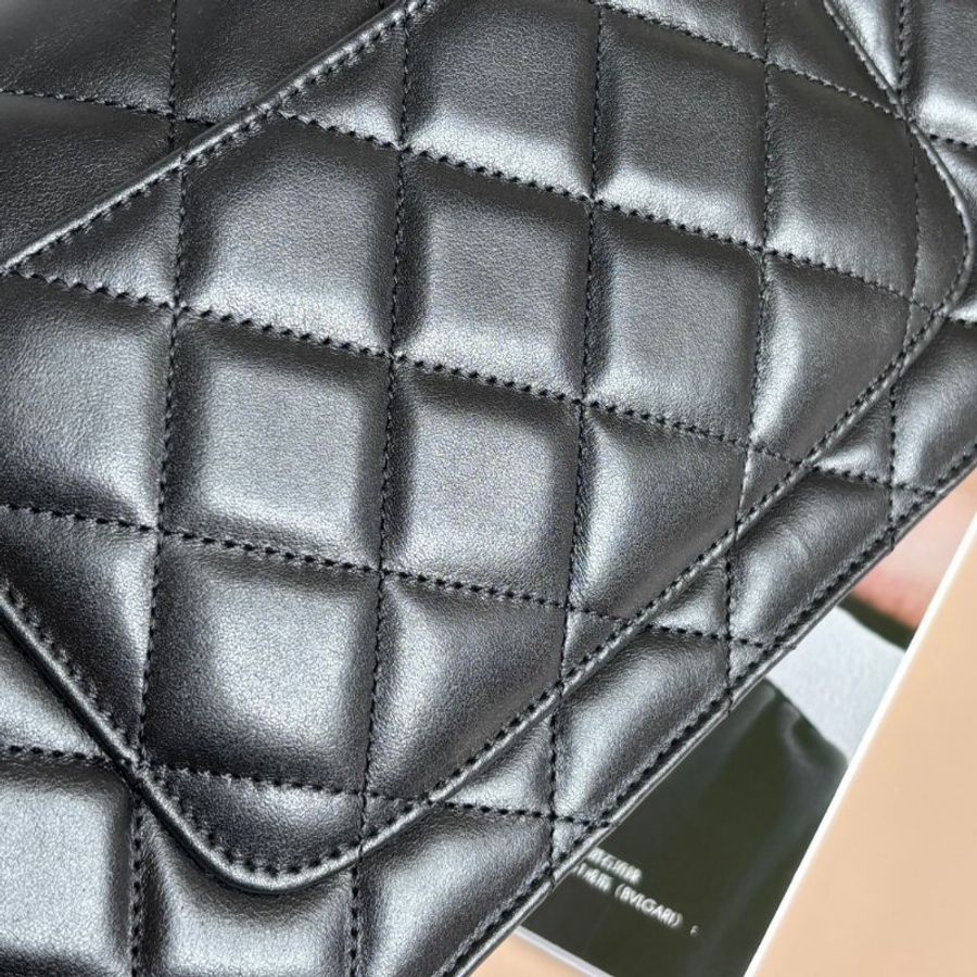 ::CHANEL:: AS4066 黑色皮革口蓋包 霧金鏈斜背包-19