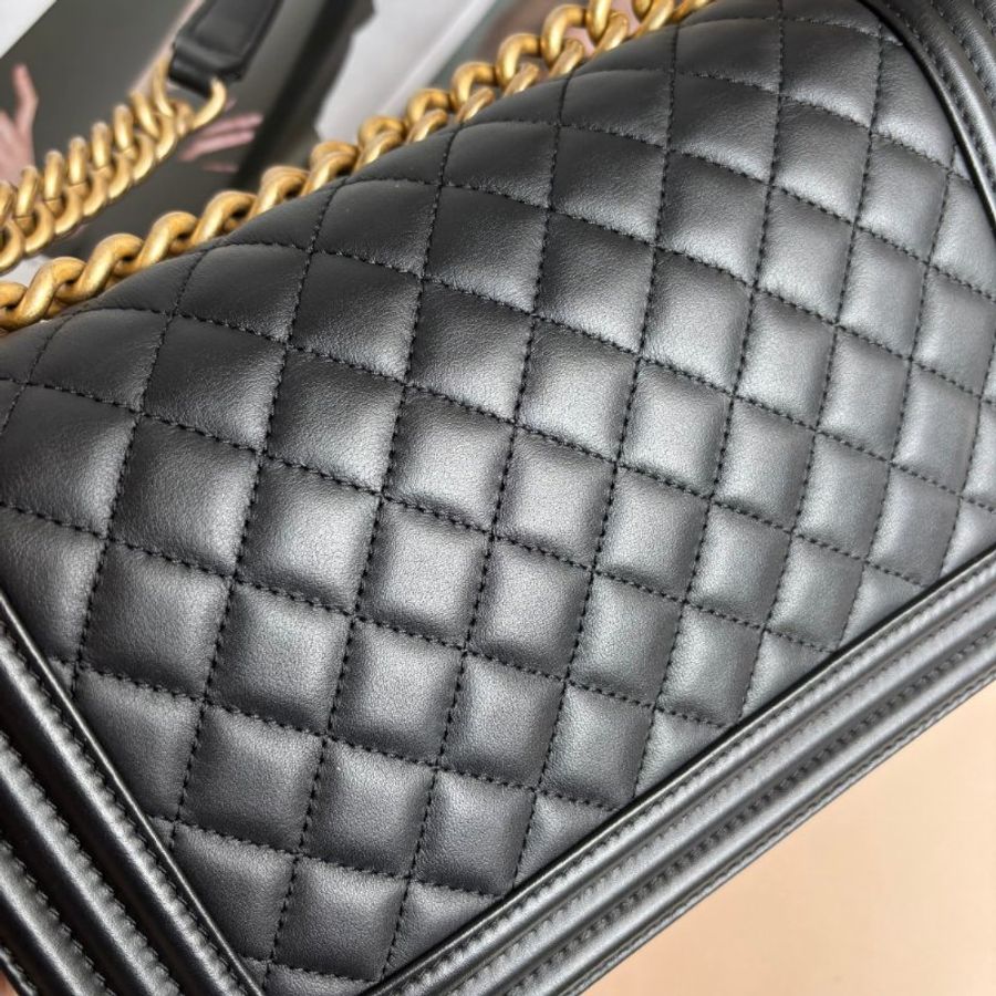 ::CHANEL:: 經典BOY 25黑菱格羊皮霧金斜背鏈包 肩背包-11