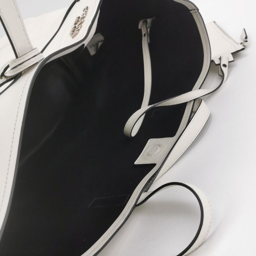 溫柔奶白色 ❤️Prada 牛皮純色字母Logo子母托特包-4