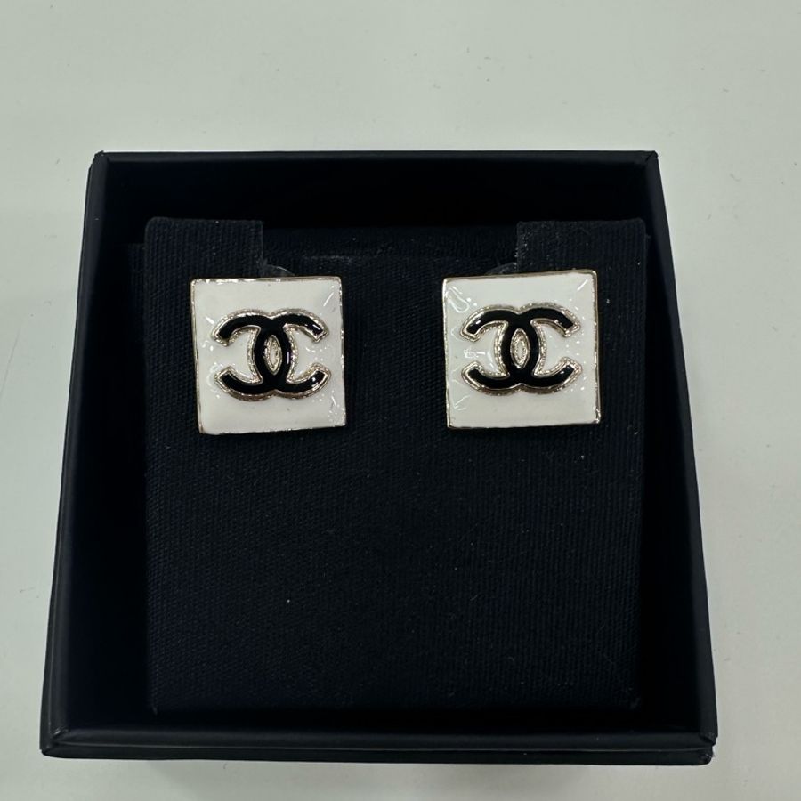 CHANEL/香奈兒 耳釘 22A 白色珐琅方形雙C耳釘-1