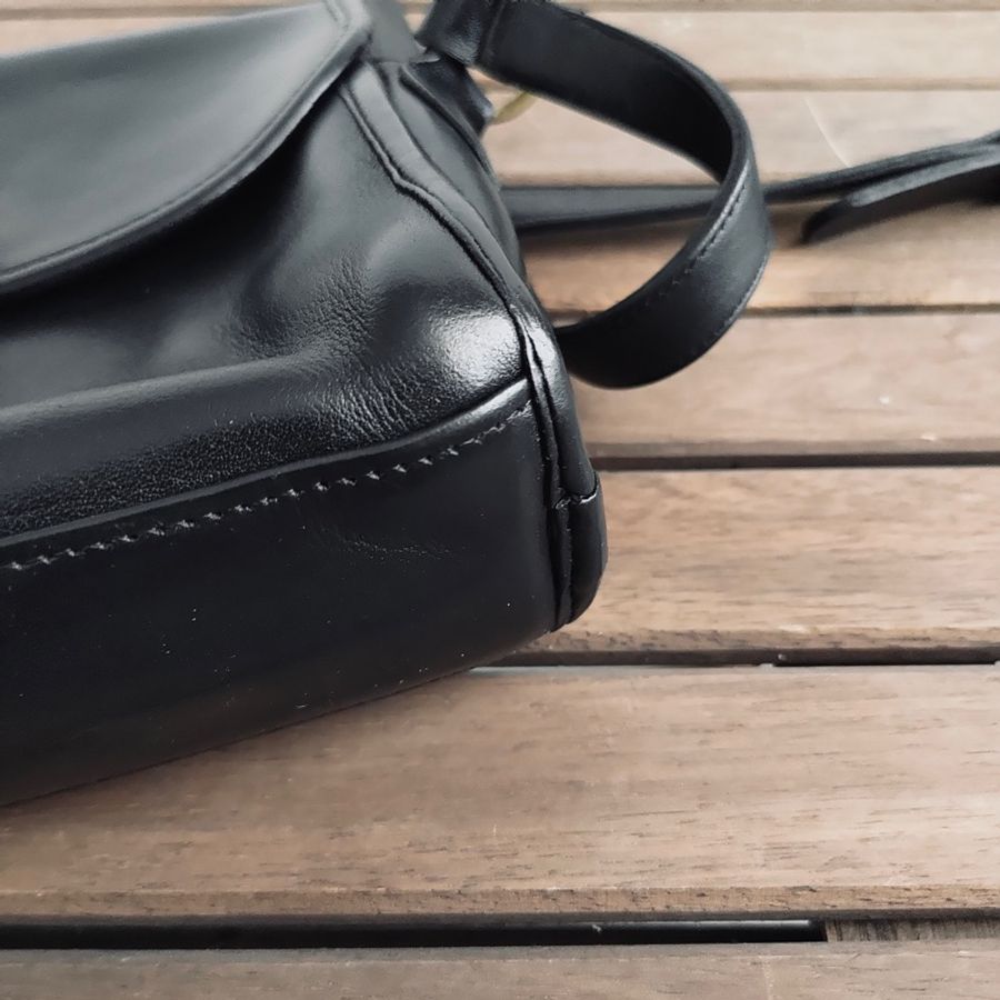 美製老品 #COACH 黑色小方包 黃銅釦 / 美式 / 古典 / 老包 / 信封包 / VTG-4