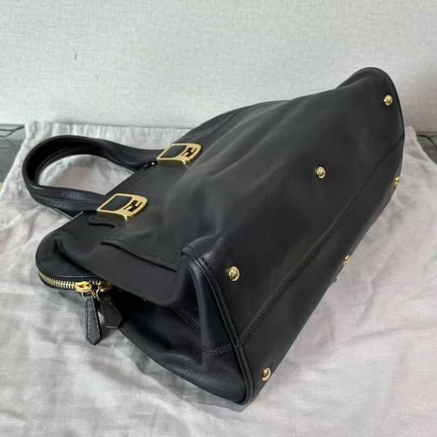 ✨FENDI 黑金手提斜背包38*26*16 99新配件塵袋-4