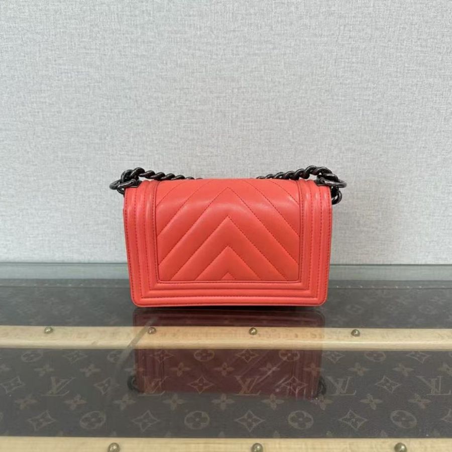 ✨CHANEL 銀扣v紋牛皮leboy小號斜背包20*11*6 98新配件保卡塵袋-5