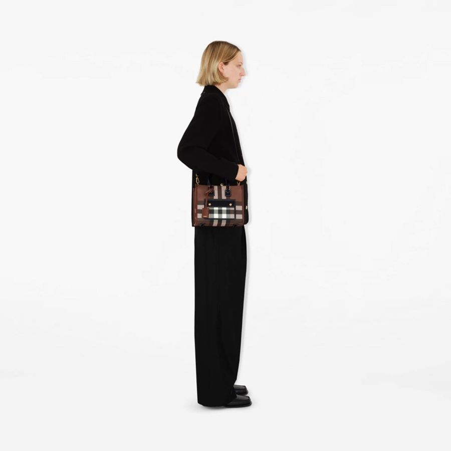 全新BURBERRY黑咖格紋帆布迷你Freya托特包手提肩背包8069661-11