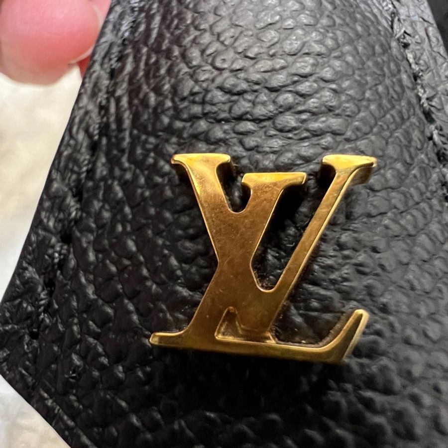 LV黑牛皮壓紋Vanity PM 化妝包-12