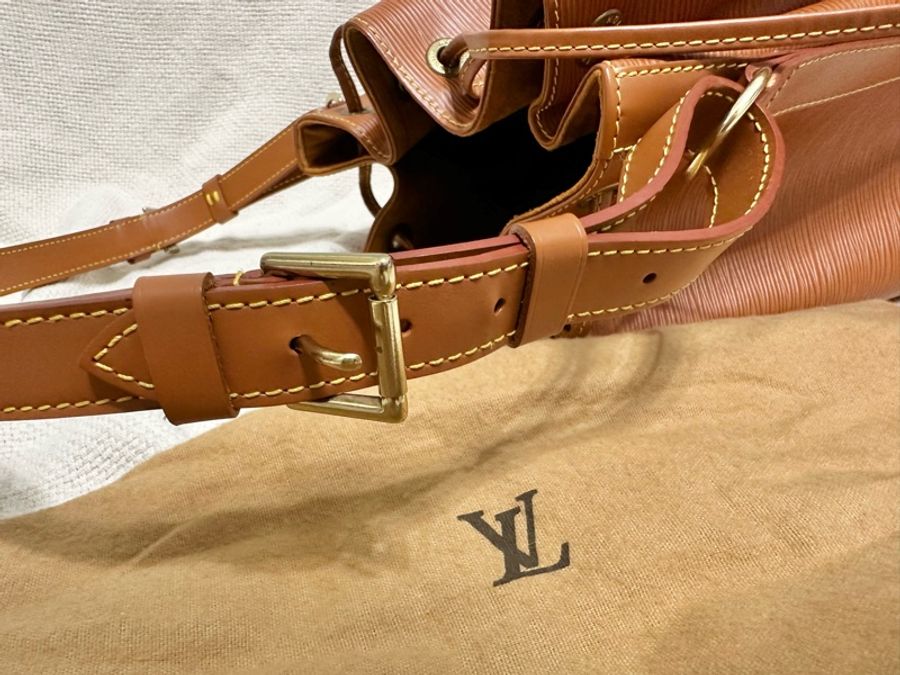 Louis Vuitton絕版水波紋Epi皮革 大水桶包 LV焦糖棕-6