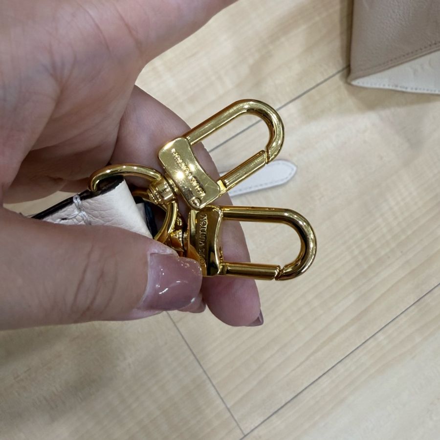 限時優惠~全新 Lv m46569 芯片款 OnTheGo PM 奶油色稀有釋出-4