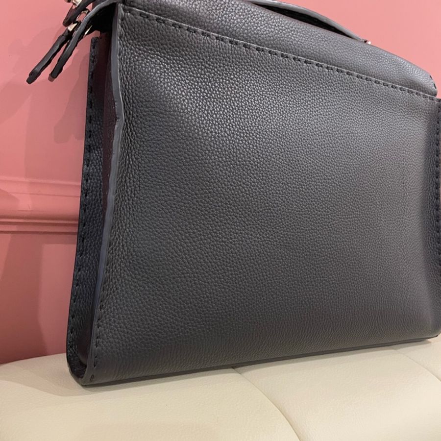 FENDI Peekaboo 黑色外縫線荔枝皮革公事包 手拿/肩背兩用包 Monster 怪獸-8