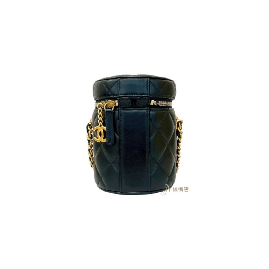 Chanel 黑色羊皮菱格圓桶金鍊肩背包AS2735-3