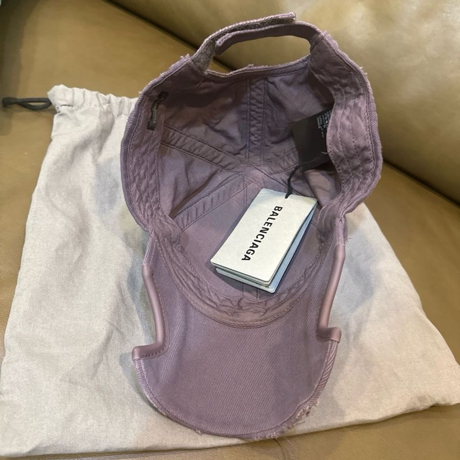 Balenciaga 作舊破壞帽-1