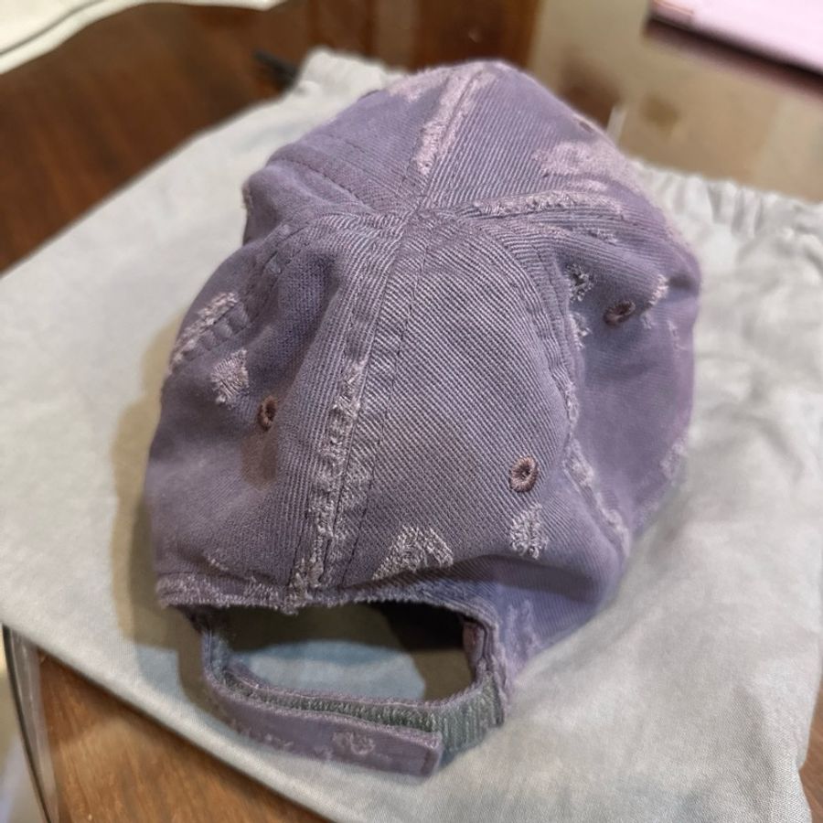 Balenciaga 作舊破壞帽-6