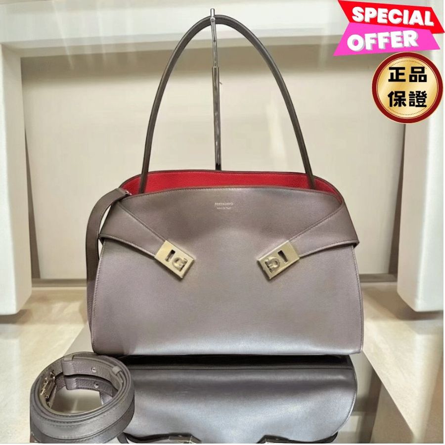 🎉新品好折扣✨Ferragamo 780592 中款小牛皮雙色Hug包 咖啡色/紅色-0