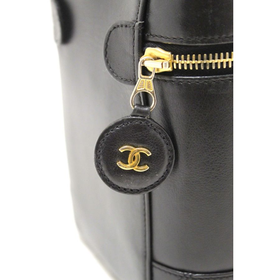 Chanel Vintage Black Lambskin Leather Vanity Cosmetic Case-6