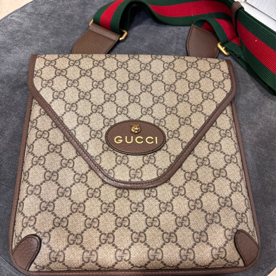 男女通用款😍Gucci老花neo vintage GG中號郵差包-4
