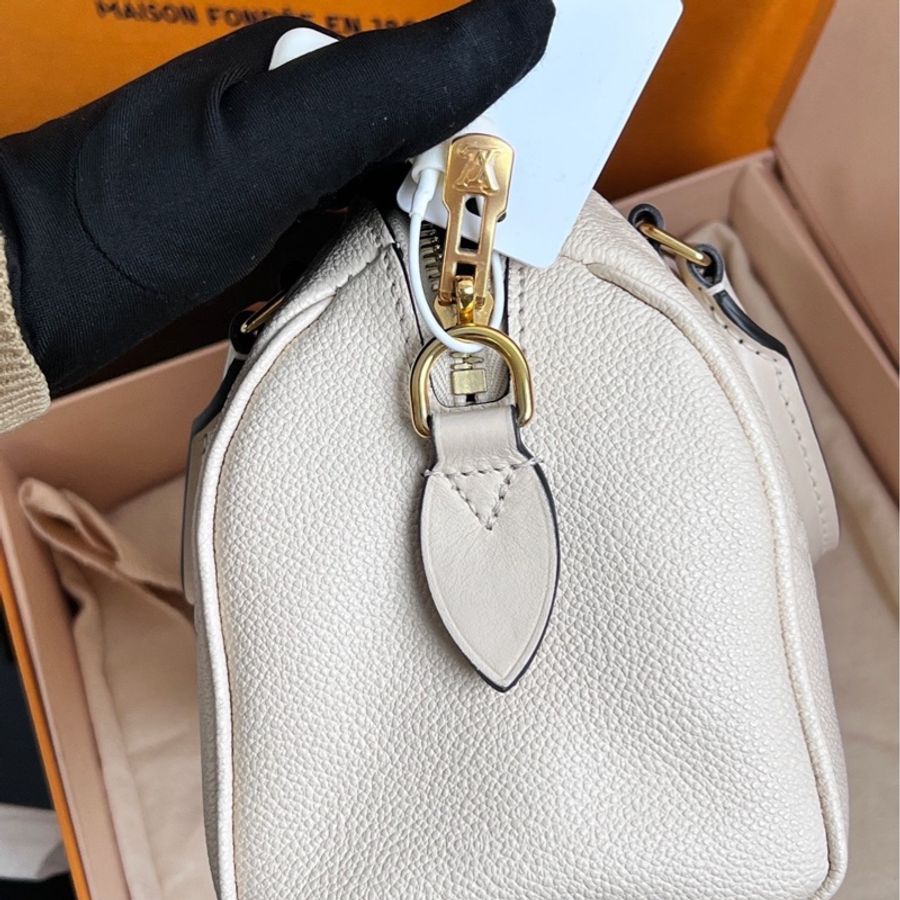 LV 奶油白speedy20-7