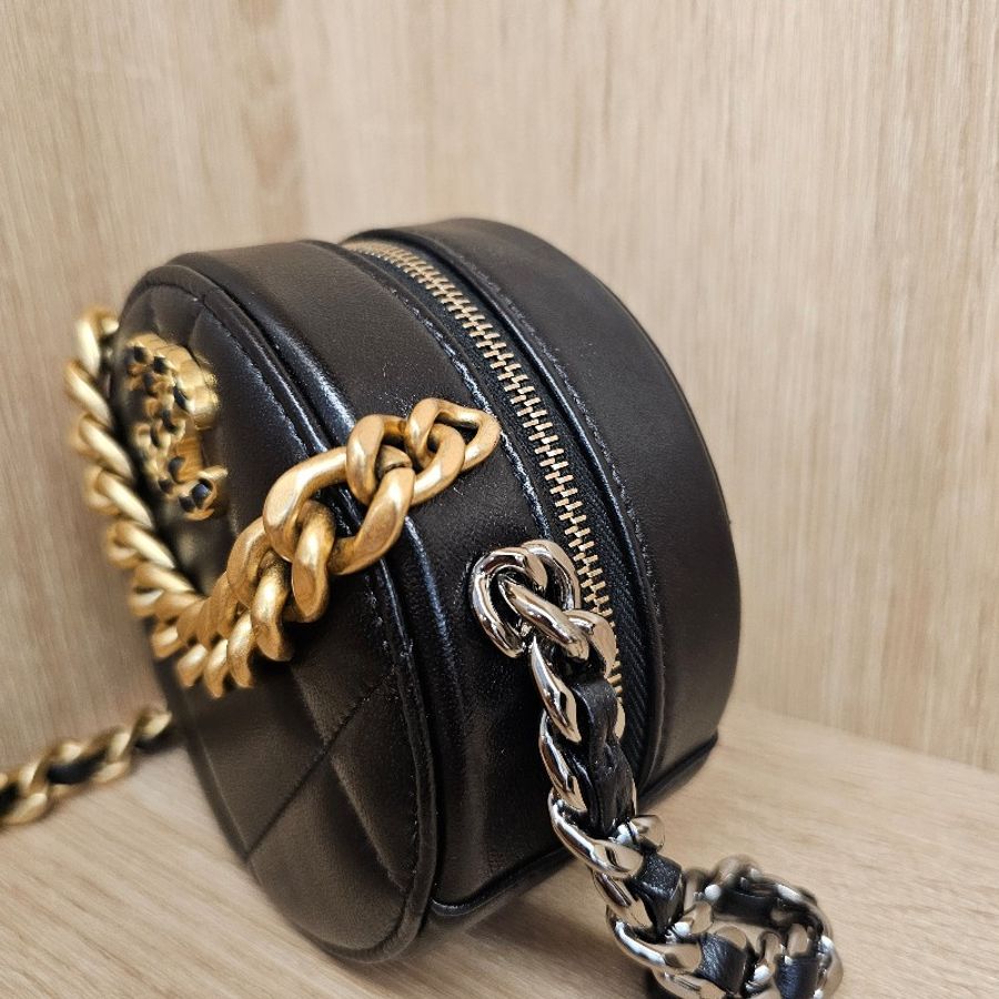 [圓餅包控美品❣️] Chanel 19黑金圓餅斜背包-12