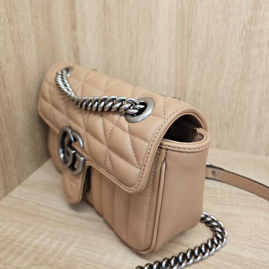 Gucci 奶茶色MarmontMini霧銀釦肩斜背包-4