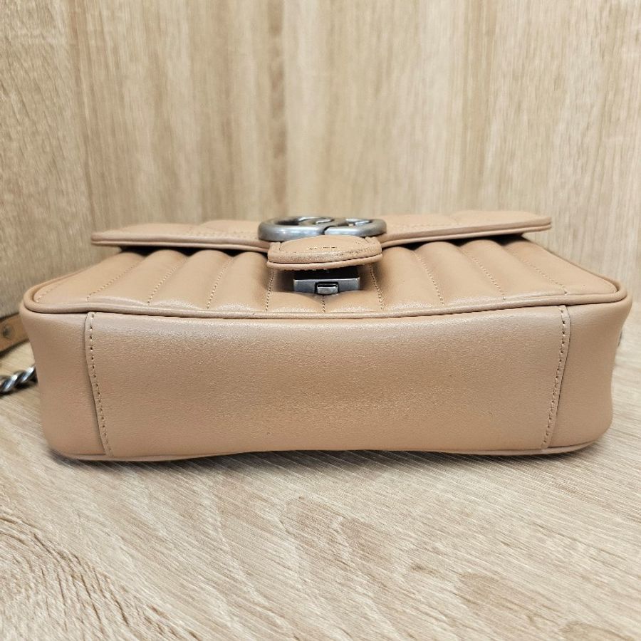 Gucci 奶茶色MarmontMini霧銀釦肩斜背包-6