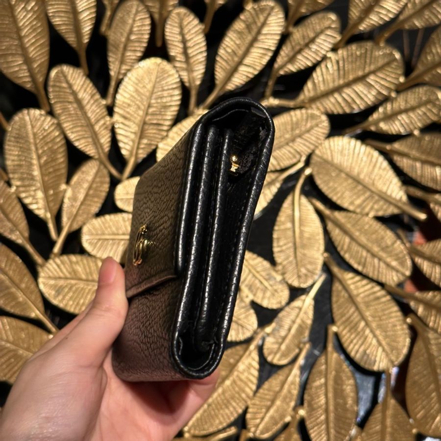 99新閒置🌟 gucci #黑金 #荔枝皮 #短夾 #錢包-6