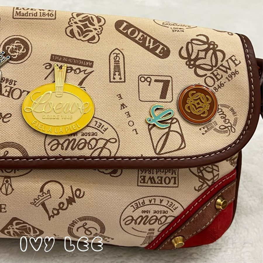 Loewe 160 週年紀念款 圖案徽章米色 腋下包 肩背包 手提包 正品 二手精品-37
