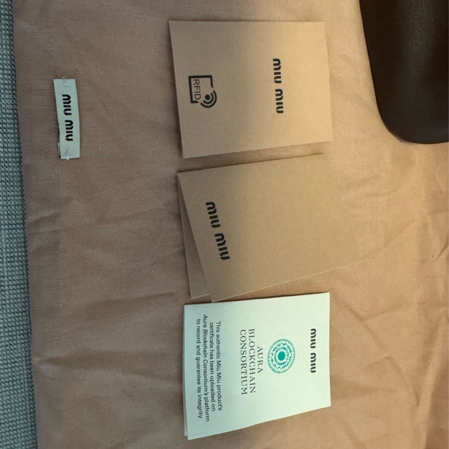 全新品,miu miu 迷你尺寸 Ivy 石南木色,有肩帶可調整-25