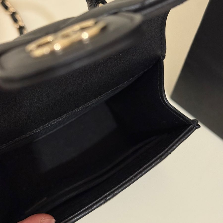 CHANEL 菱格紋提把小廢包-12