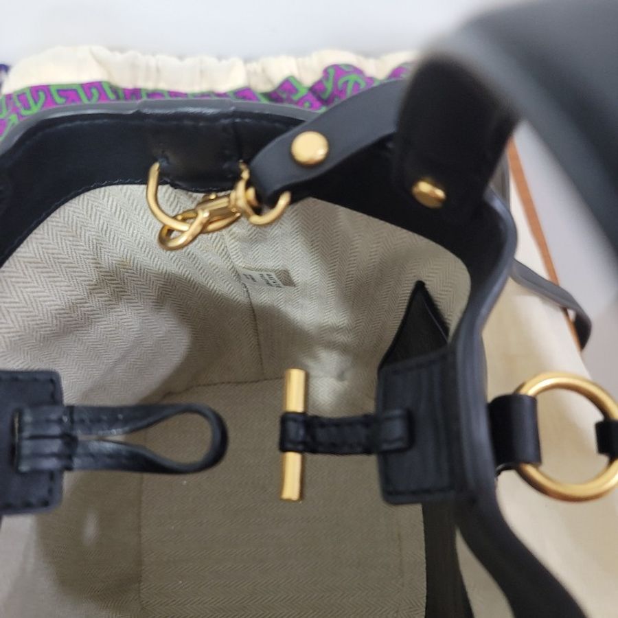 Tory Burch 黑色全皮小巧多用水桶包-2