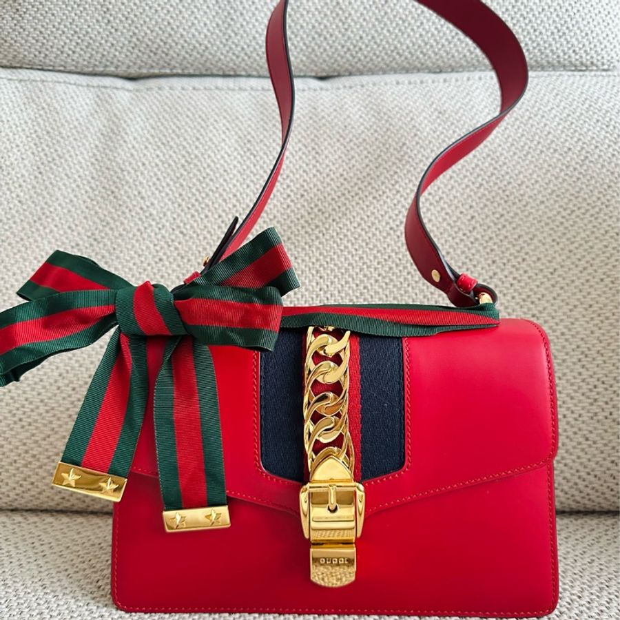 ~~Gucci Sylvie 紅色 緞帶肩背/斜背/手提包 中號~~-3