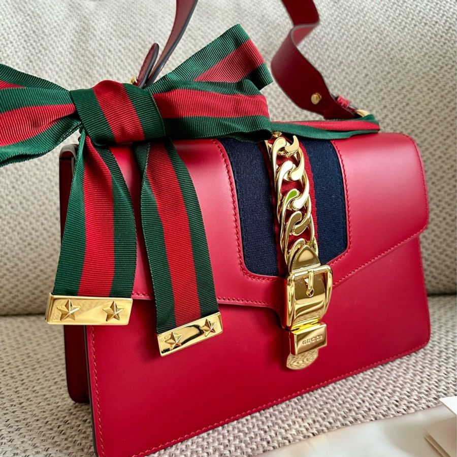 ~~Gucci Sylvie 紅色 緞帶肩背/斜背/手提包 中號~~-4