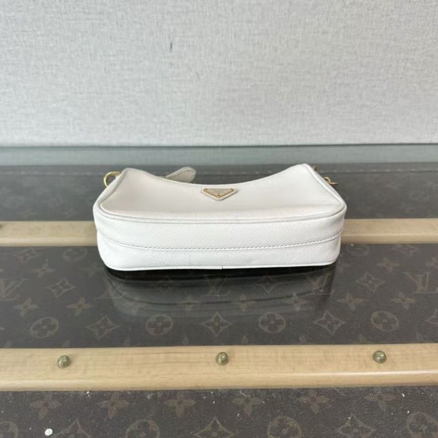 ✨PRADA 白色十字紋牛皮三合一 mini肩背斜背包 18*9*5 99新 配件塵袋-3