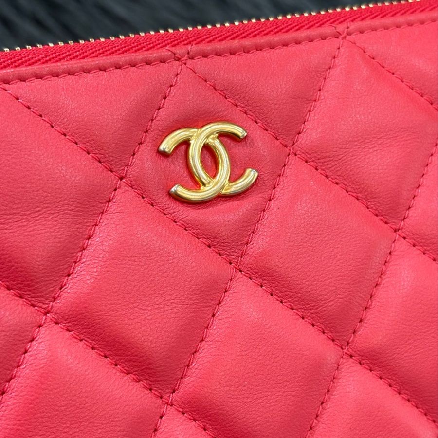 CHANEL A82045 COCO 蜜桃色羊皮金釦 手抓包手拿包拉鍊包麻將包化妝包收租包 IPAD 包套-2