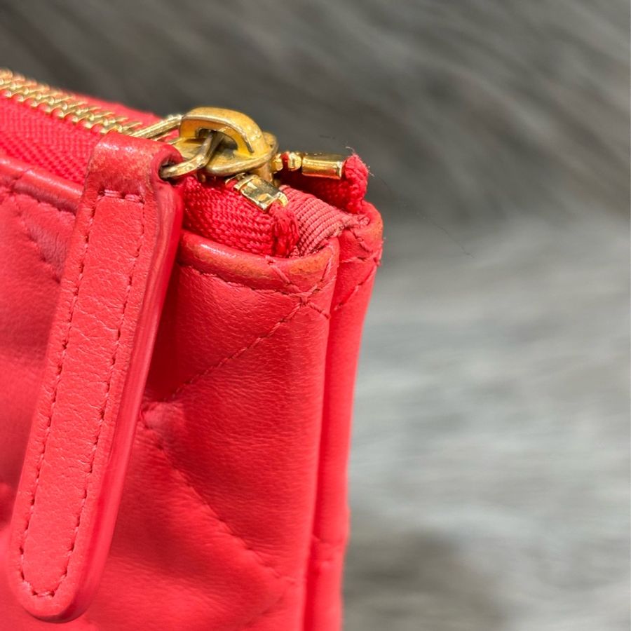 CHANEL A82045 COCO 蜜桃色羊皮金釦 手抓包手拿包拉鍊包麻將包化妝包收租包 IPAD 包套-6