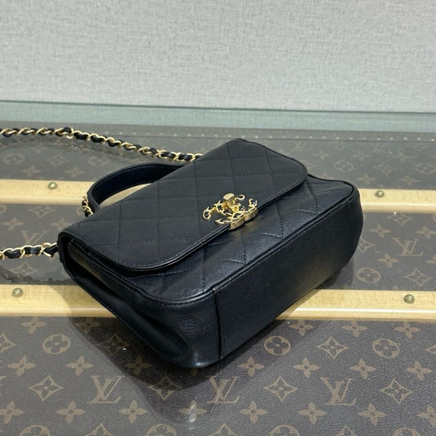 🈶購證 #近新閒置 #櫃上售價23萬 香奈兒黑金19bag郵差包-12