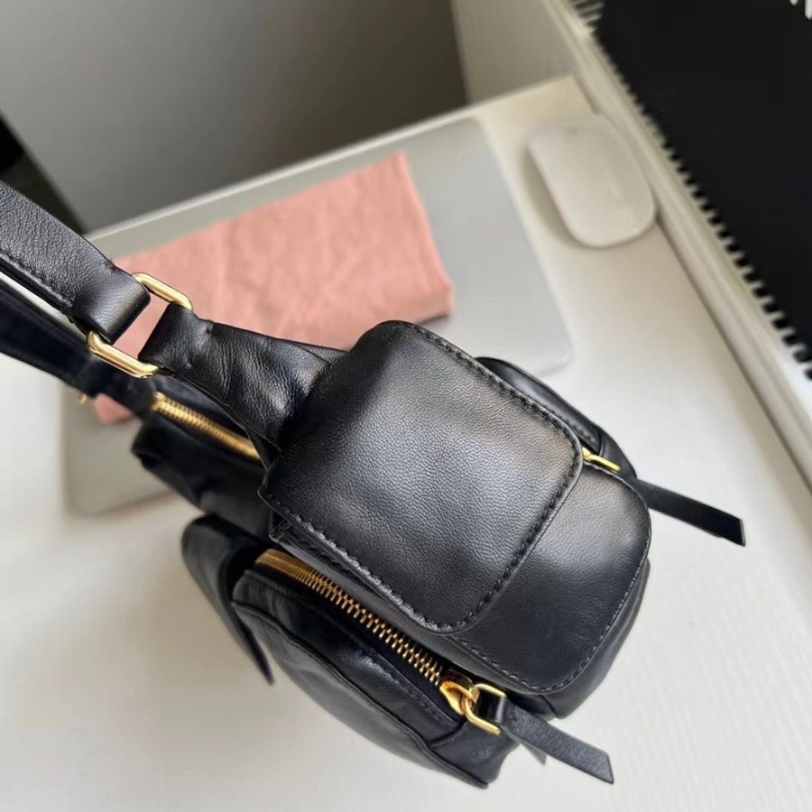 MIU MIU mini秀款機車hobo 晶片款-5