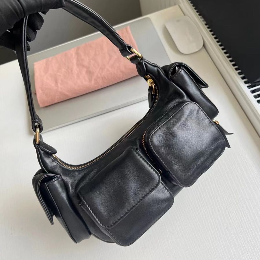 MIU MIU mini秀款機車hobo 晶片款-6