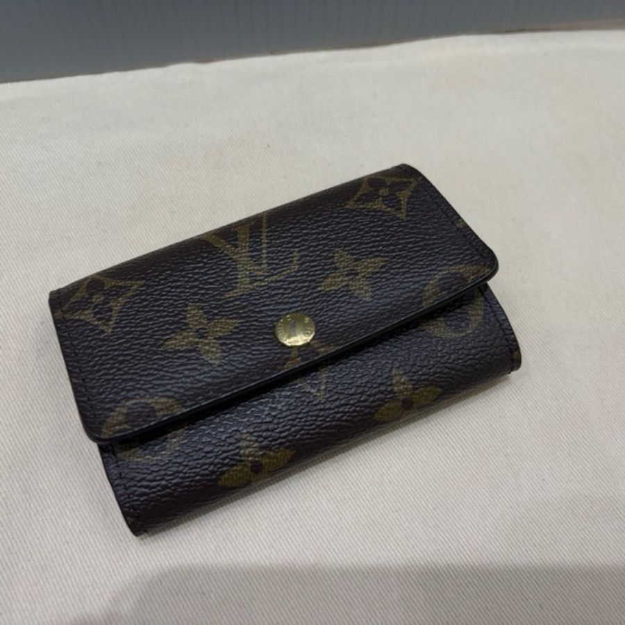 Lv 老花基本款 6孔鎖包-0