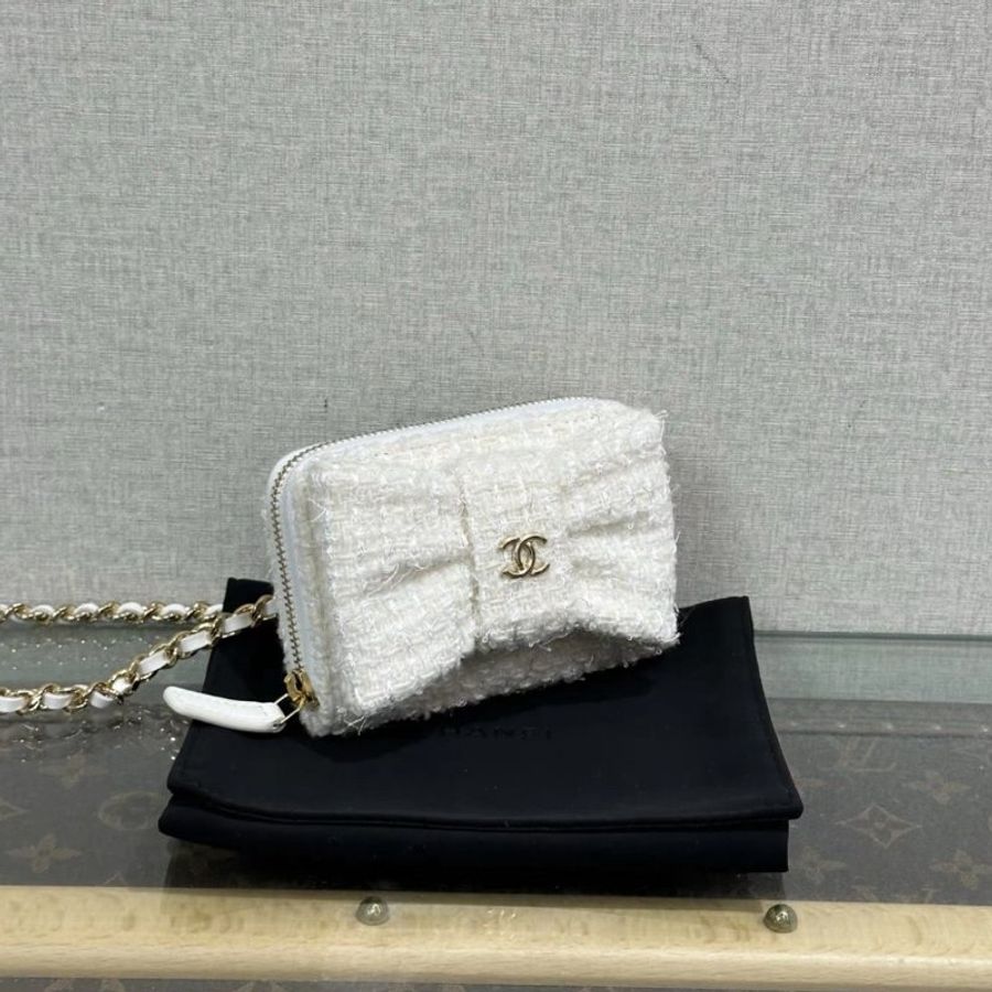 CHANEL vic禮物白金毛呢蝴蝶結肩背斜背包11*8*3 全新配件塵袋盒子-1