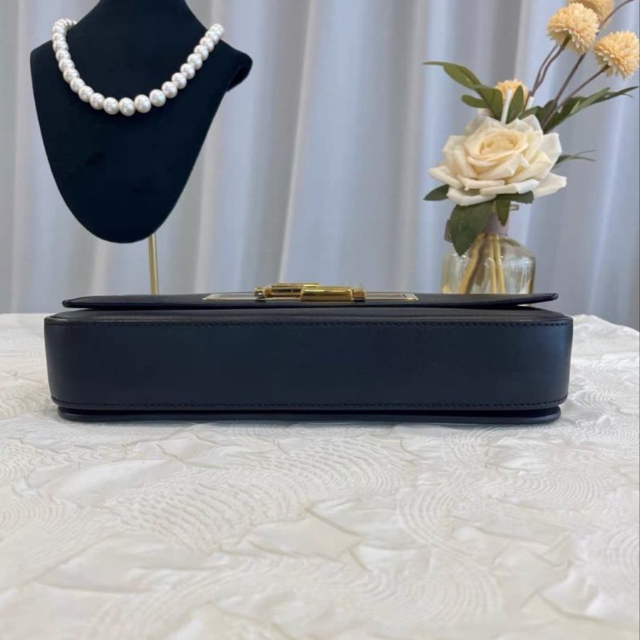 Fendi 黑金肩背包27*13*4 99新 配件塵袋-2