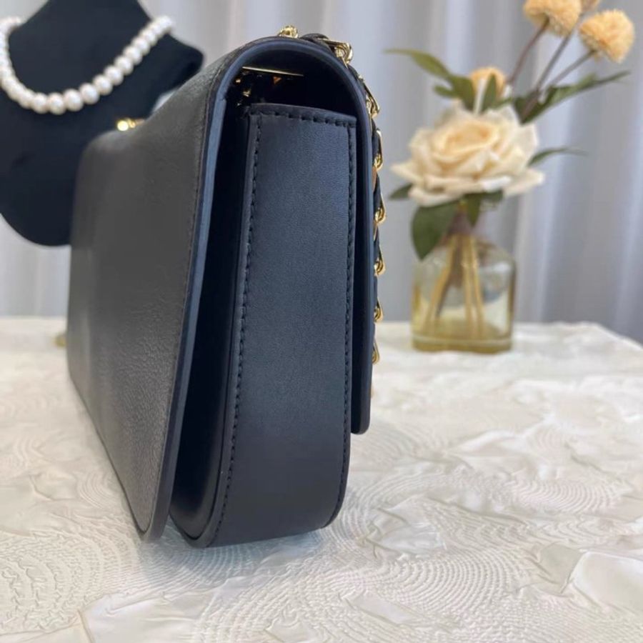 Fendi 黑金肩背包27*13*4 99新 配件塵袋-6