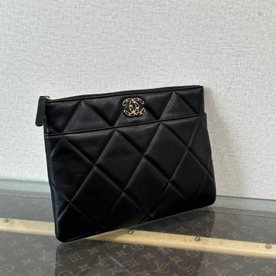 CHANEL黑金菱格紋19bag手拿包 18*20 98新配件塵袋-1