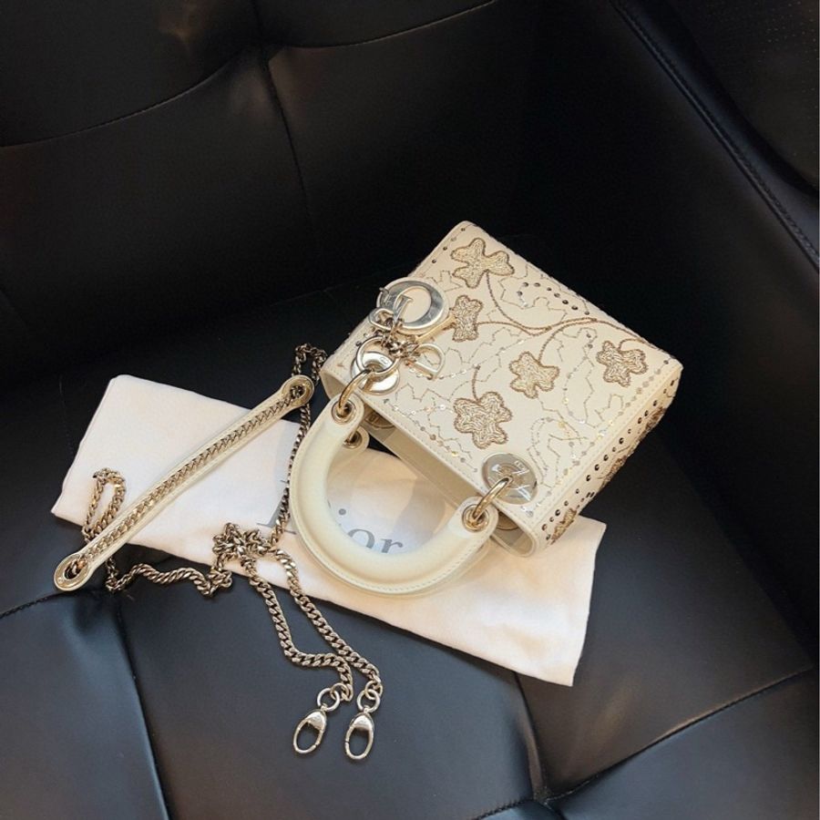 Dior 迪奧 lady迪奧 限量款 重工四葉草刺繡 三格金扣 戴妃包 18年 尺寸約17*4*7 部分膜在 實物精美金邊刺繡非常高級-2