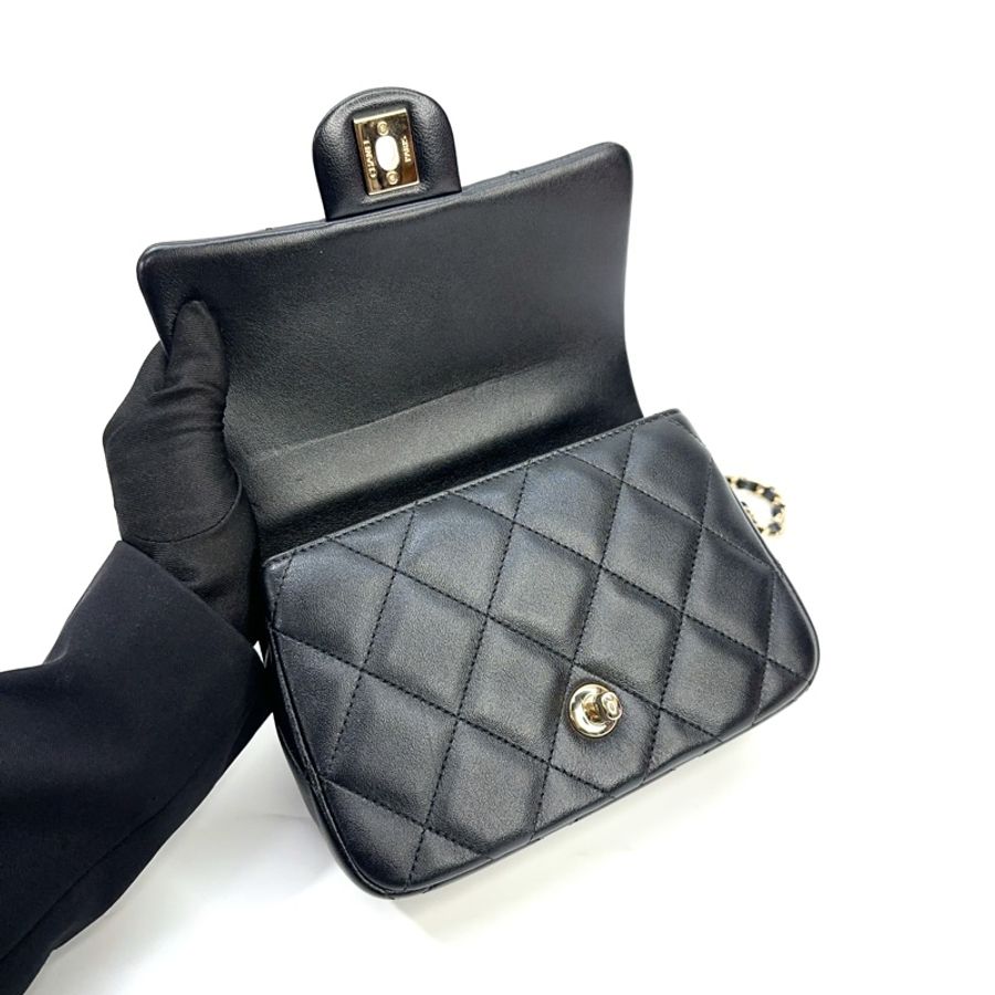 Chanel 黑羊皮淡金釦手柄拼黑珍珠斜背方胖-7