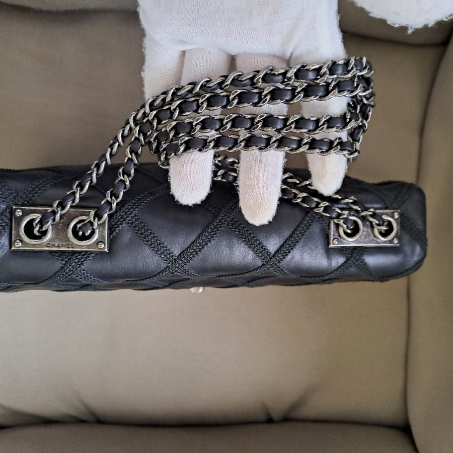 ❤chanel 黑銀外縫線牛皮包-4