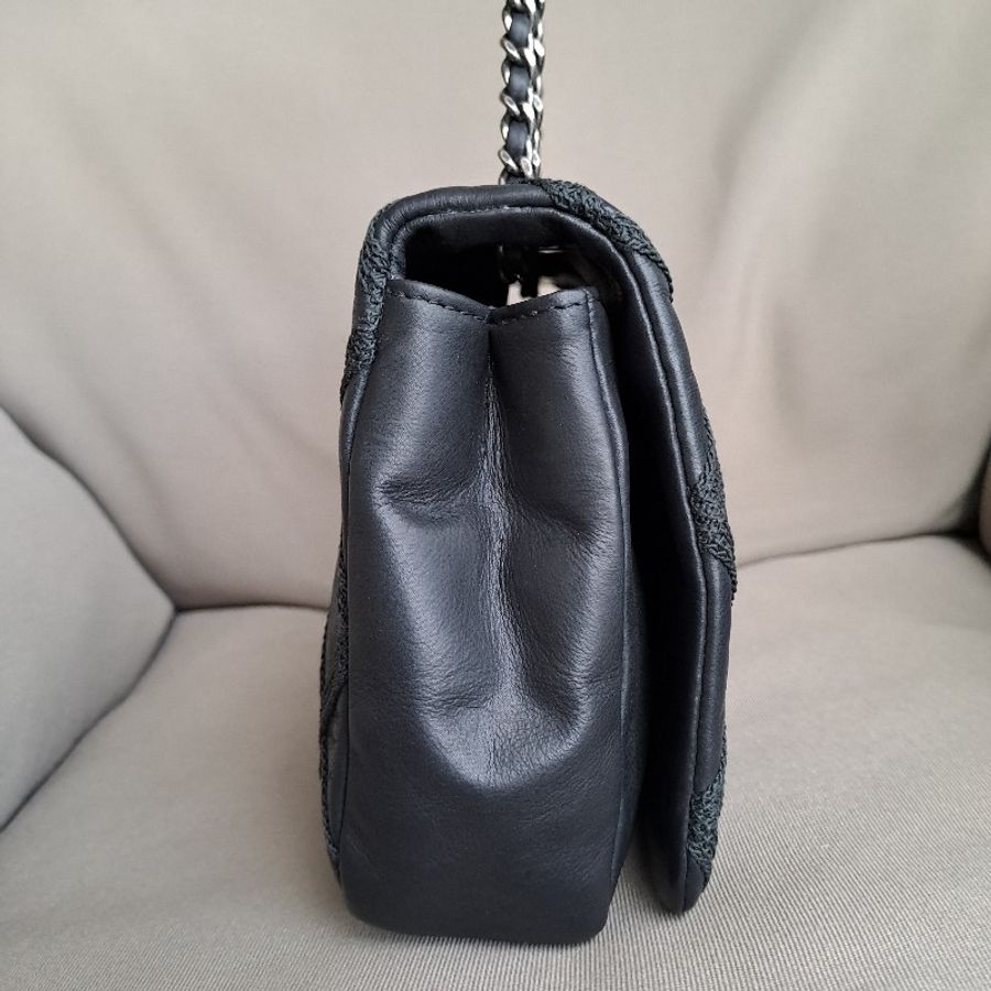 ❤chanel 黑銀外縫線牛皮包-12