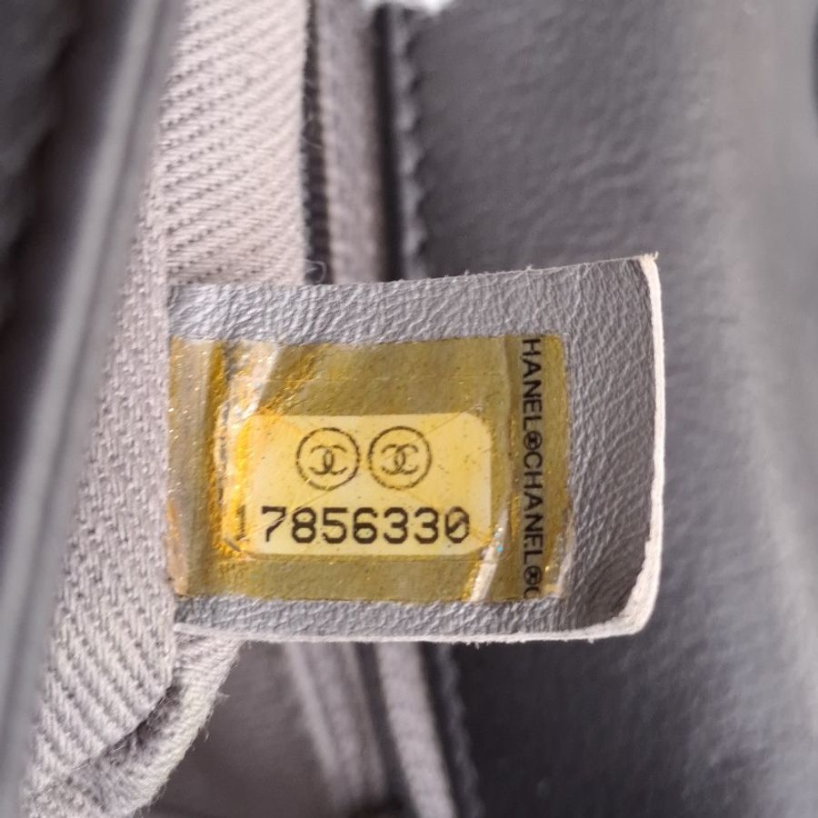 ❤chanel 黑銀外縫線牛皮包-15
