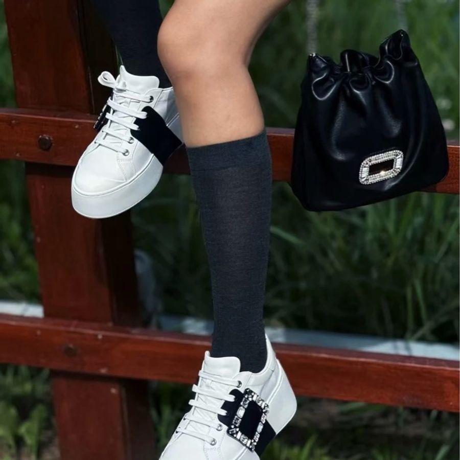 促銷品 Roger Vivier Viv' Skate 皮革運動鞋 水鑽扣-4
